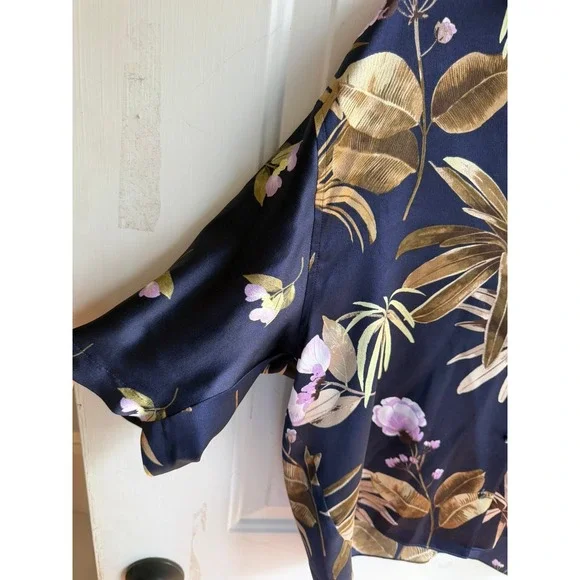 VINCE $325 Women's Blouse Top Mixed Tropical Garden Button Front 100% Silk XS